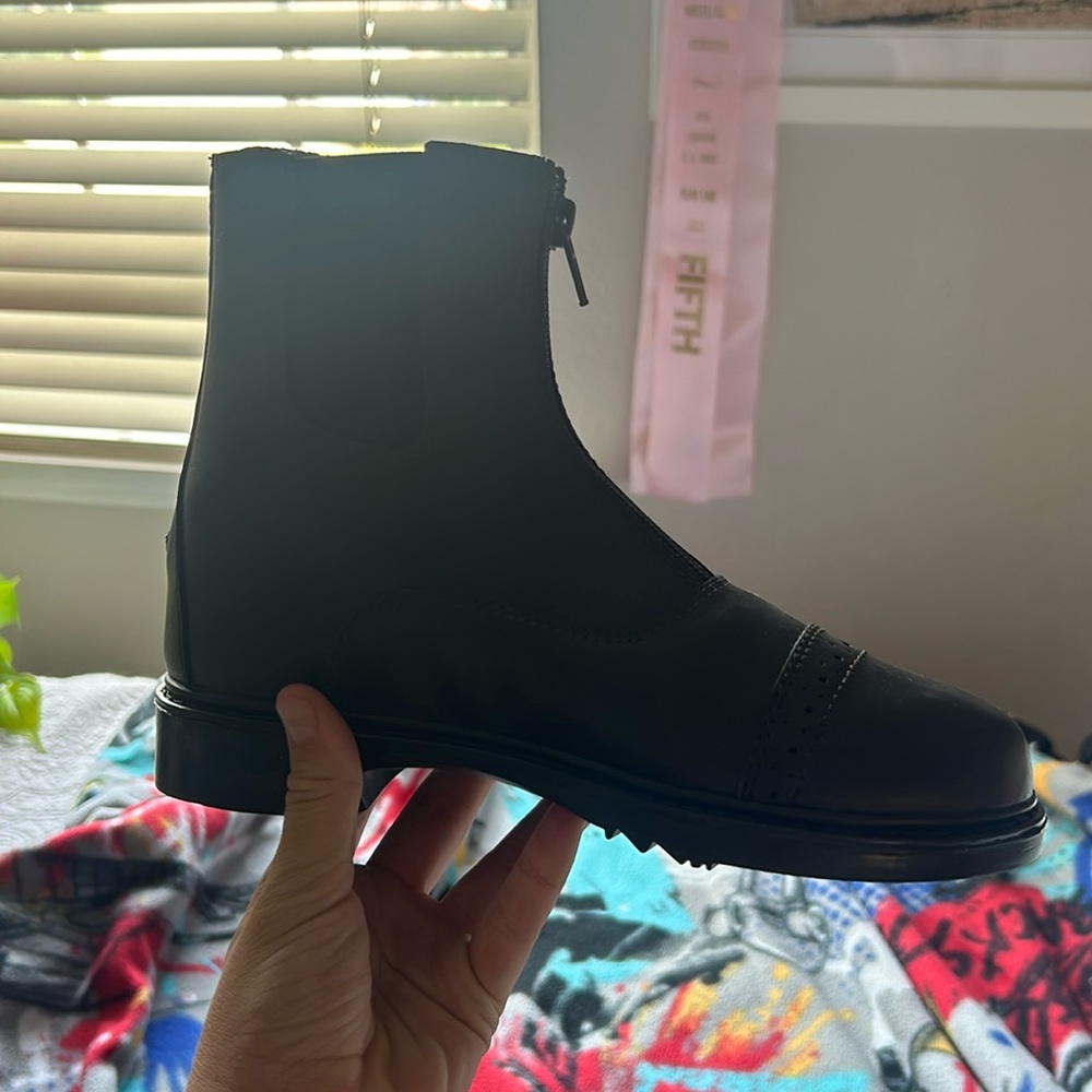 Kids short boots. Never worn and in perfect shape